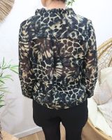 Chemisier femme vert et noir motif animalier Mona