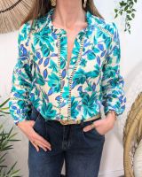 Chemisier femme écru fleurs bleus et vertes manches brodées Amédéa