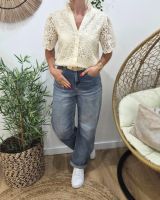 Chemisier femme manches courtes beige broderies fleuries Albertine