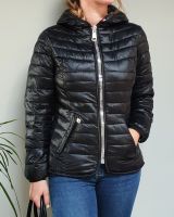 Doudoune noire à capuche intérieur imprimés multicolores