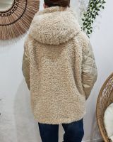 Manteau femme bouclettes manches et poche matelassées