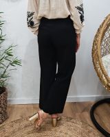 Pantalon femme fluide noir 7/8 ceinture marron
