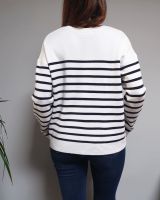 Pull marinière blanc rayures bleues coeurs rouges