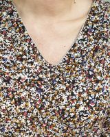 Robe droite noire fleurie liberty camel rouge bleu et étoiles dorées