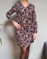 Robe droite noire feuillages bordeaux et blancs liseré doré