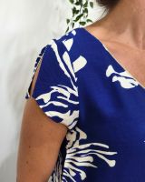 Robe femme droite bleue roi fleurs écrues Augustine