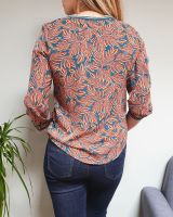 Blouse bleu canard feuillages brique col et poignets rayés
