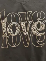 T-Shirt grande taille femme Love léopard et paillettes dorées