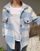 Veste épaisse à carreaux bleu layette et blanche